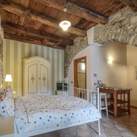 Affittacamere Romantic Boutique Hospitality Revine Lago